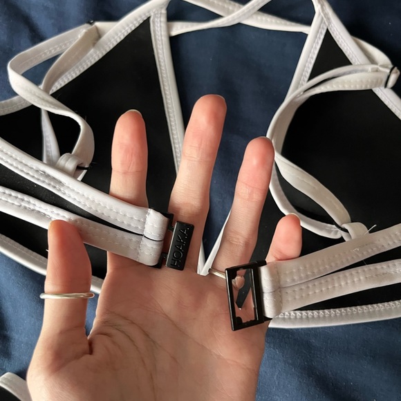 Hoaka Swimwear Black and white 2piece bikini - Picture 5 of 5